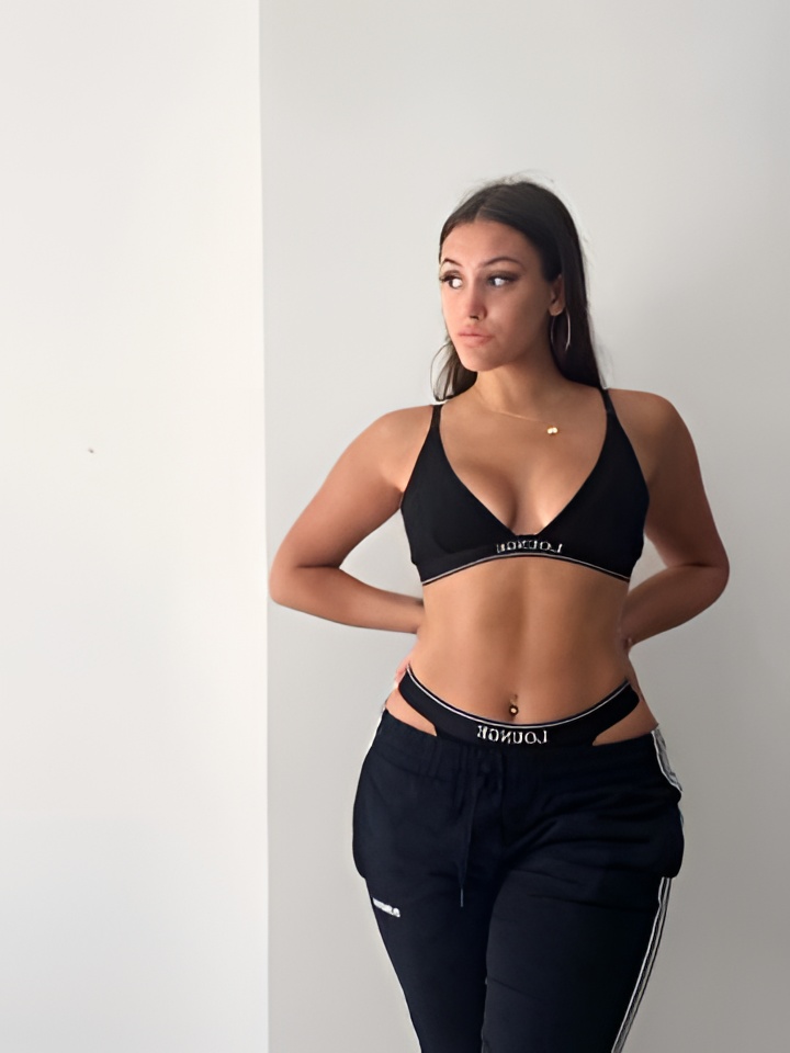 Агата привлекальеная девушка из Данилов цена от 1500 руб