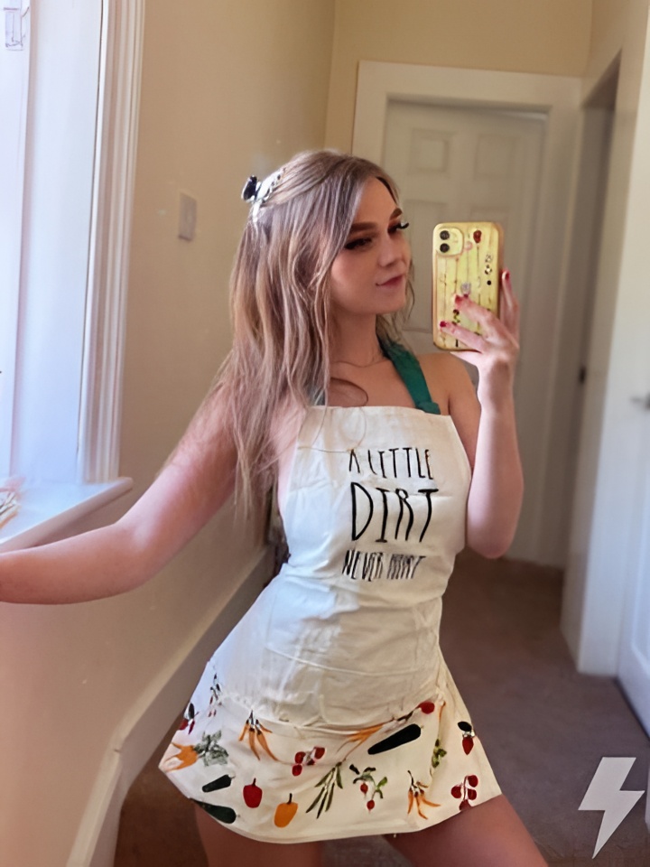 Софи привлекальеная девушка из Данилов цена от 10000 руб