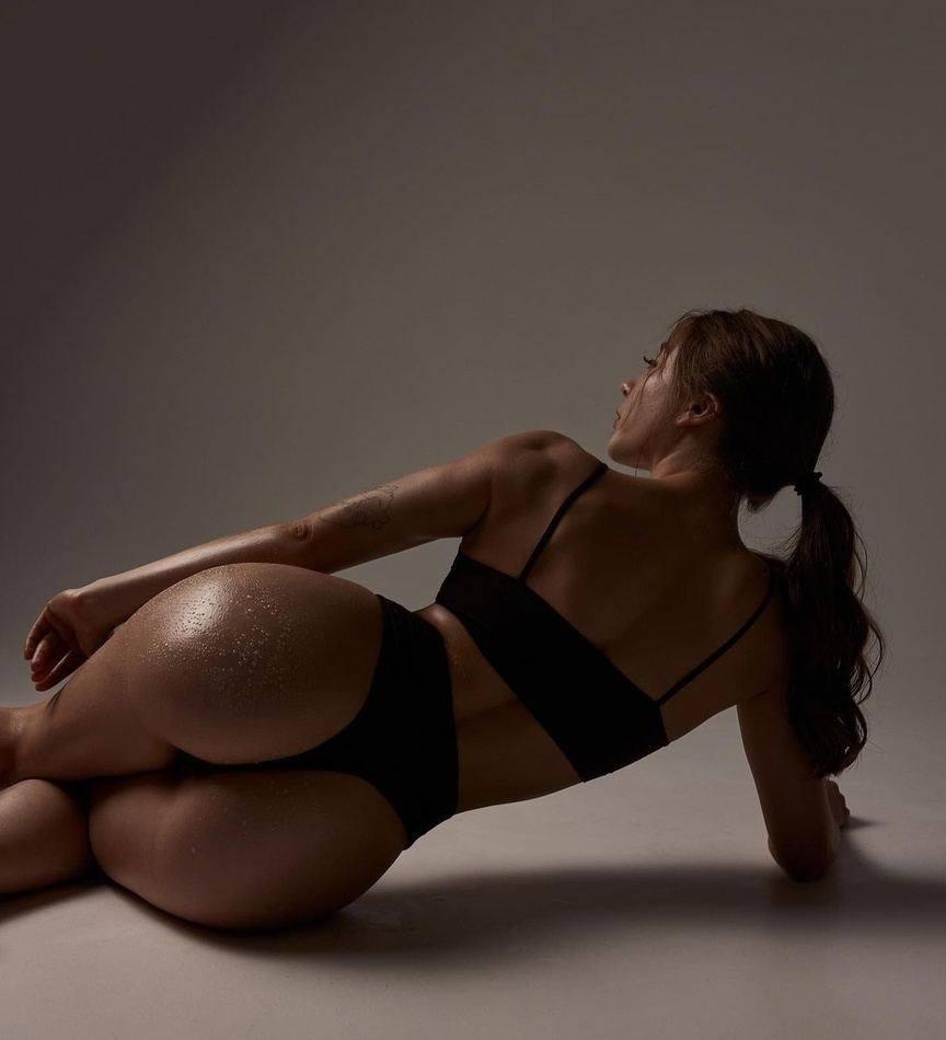 София привлекальеная девушка из Данилов цена от 6000 руб