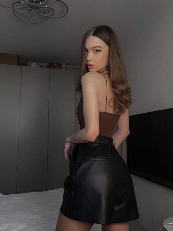 Лаура привлекательная девушка из Данилов цена от 3000 руб