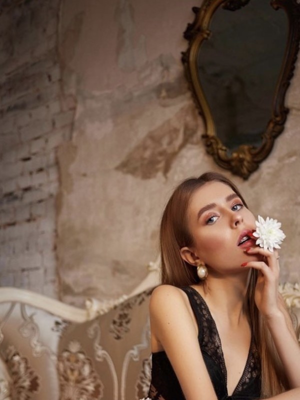 🎥 Ольга привлекательная девушка из Данилов цена от 3500 руб