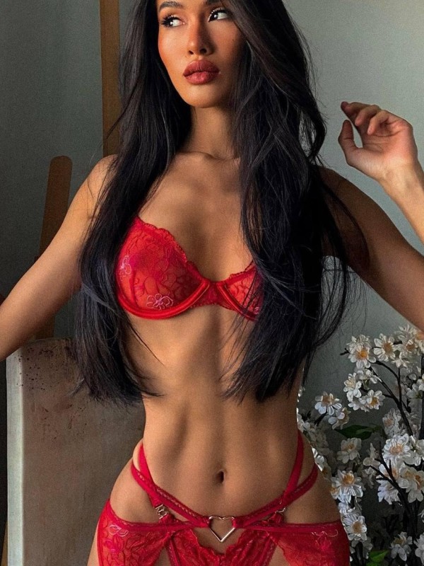 Милена привлекательная девушка из Данилов цена от 6000 руб